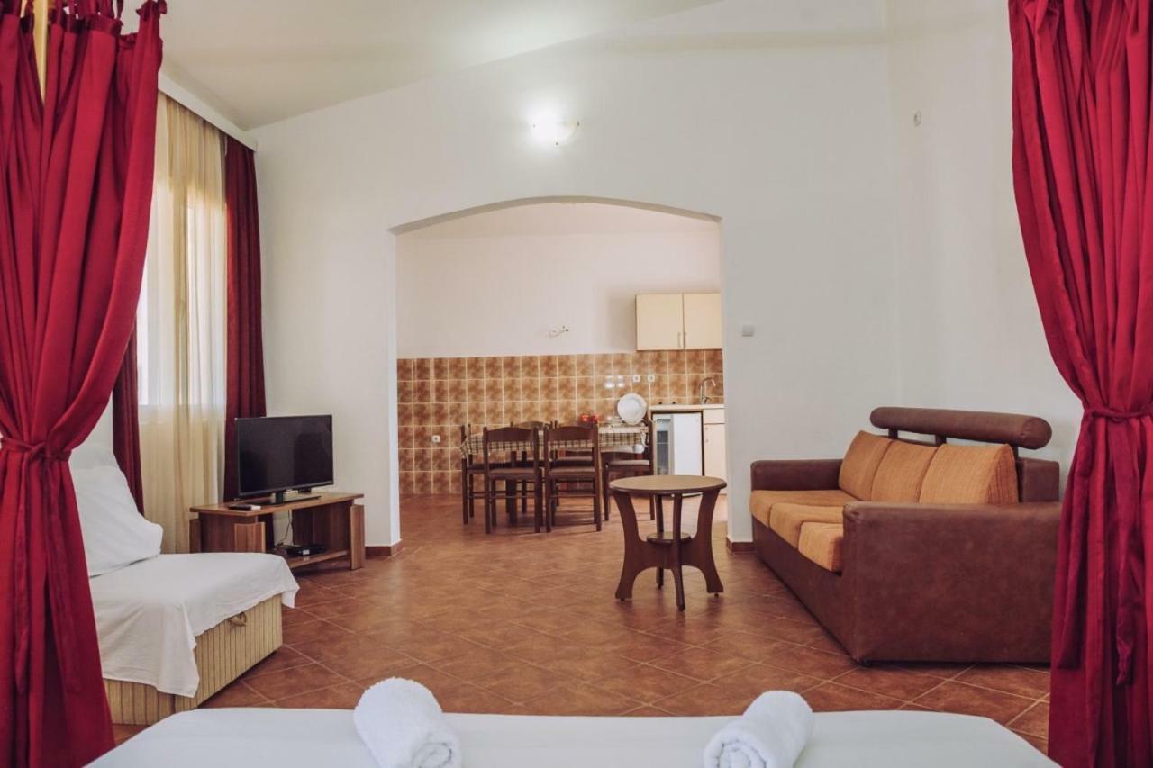 Apartmani Lasta 多布拉沃达 外观 照片